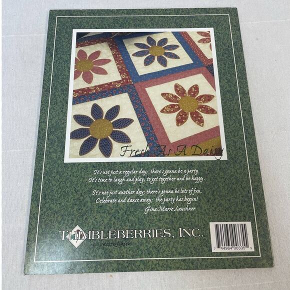 2005 Thimbleberries You're Invited Sewing Craft Projects All Year Softcover Book - Picture 2 of 2